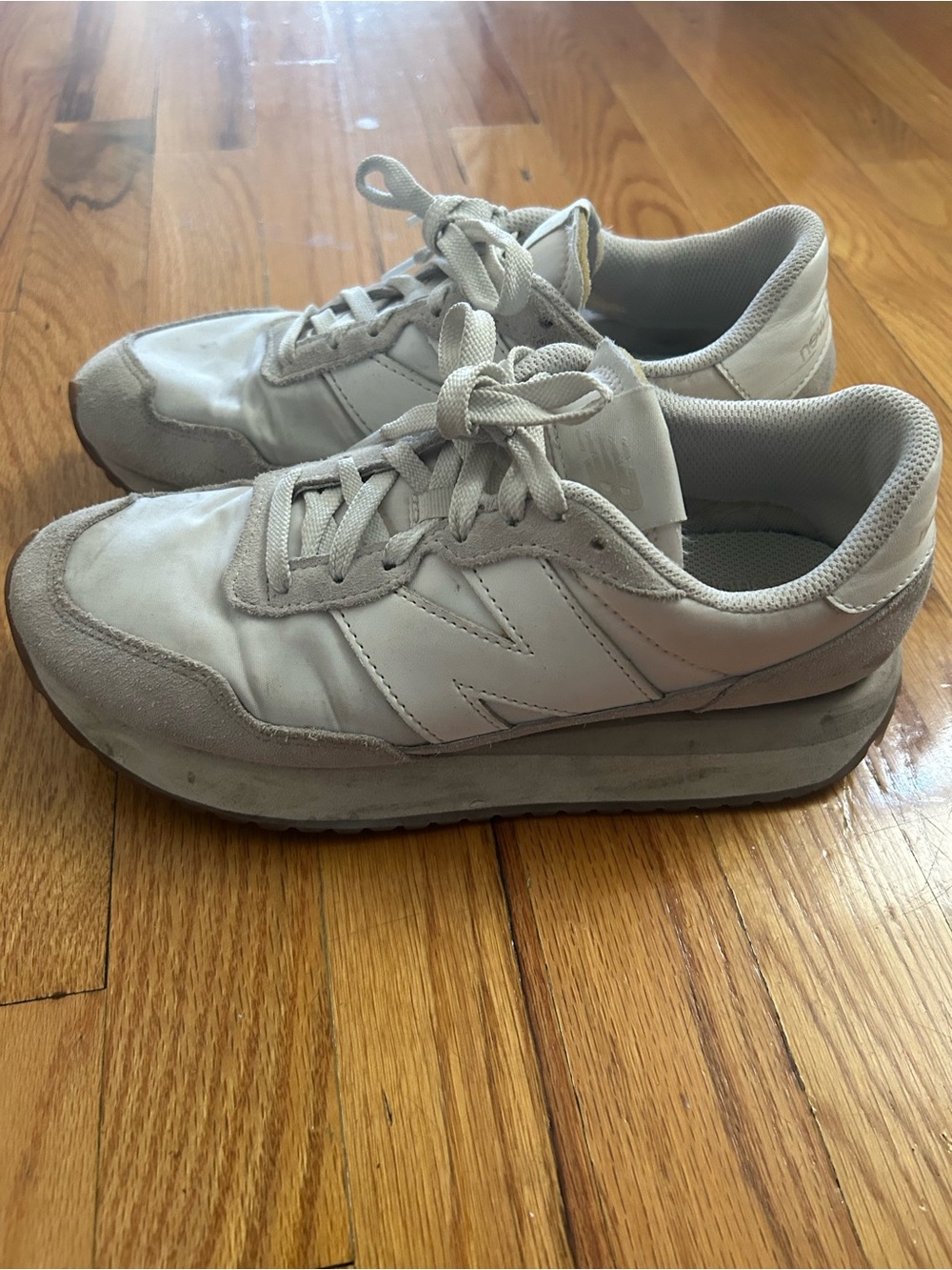 New Balance Sneaker Women 8.5